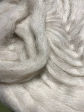 Load image into Gallery viewer, Inka &amp; Idgy - Premium Light Tan Icelandic Roving - Kimber Valley Farms
