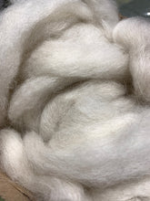 Load image into Gallery viewer, Inka &amp; Idgy - Premium Light Tan Icelandic Roving - Kimber Valley Farms
